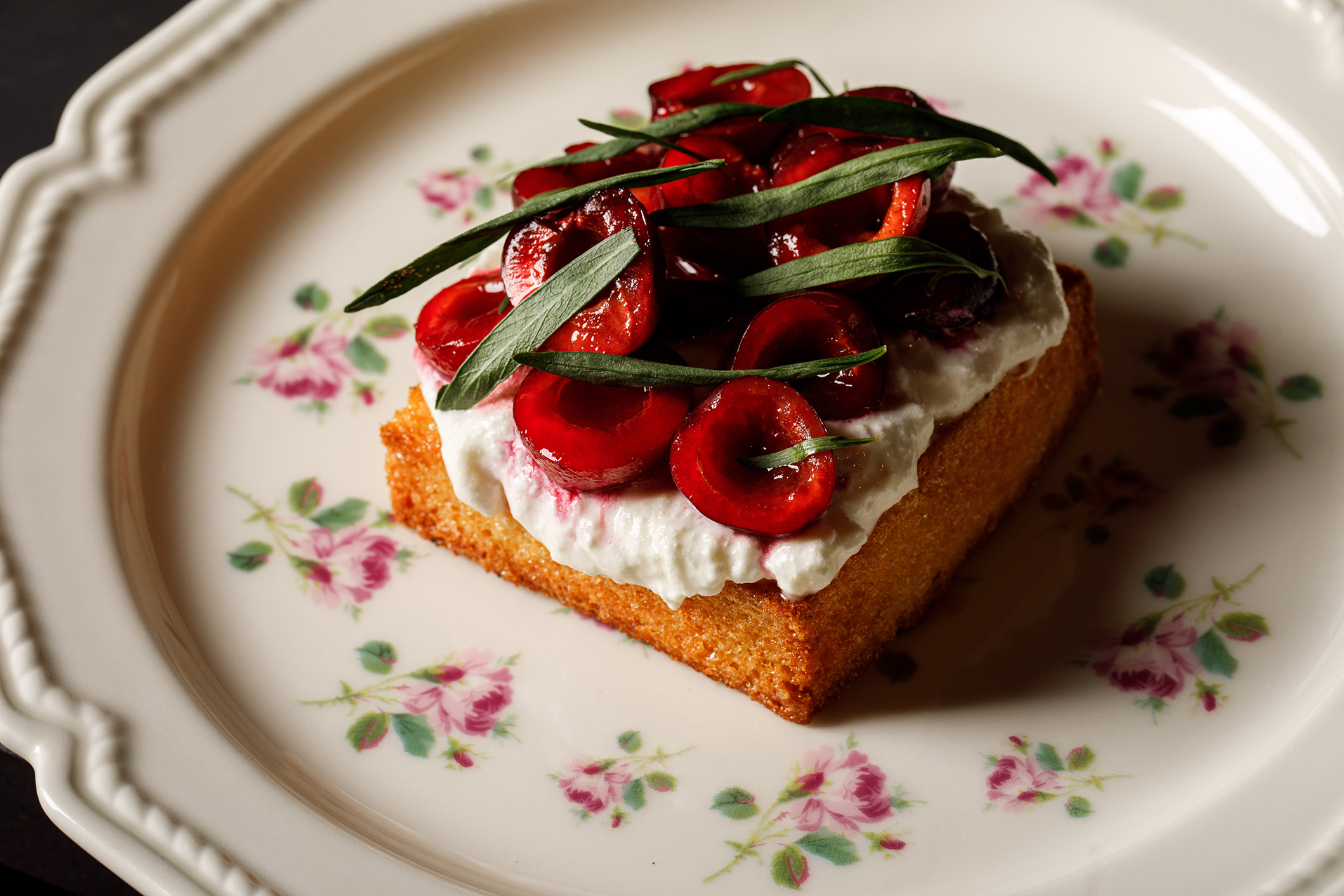 Новости ресторанов: гаспачо с креветкой, бургер из вагю и азбуз с фетой (фото 4)