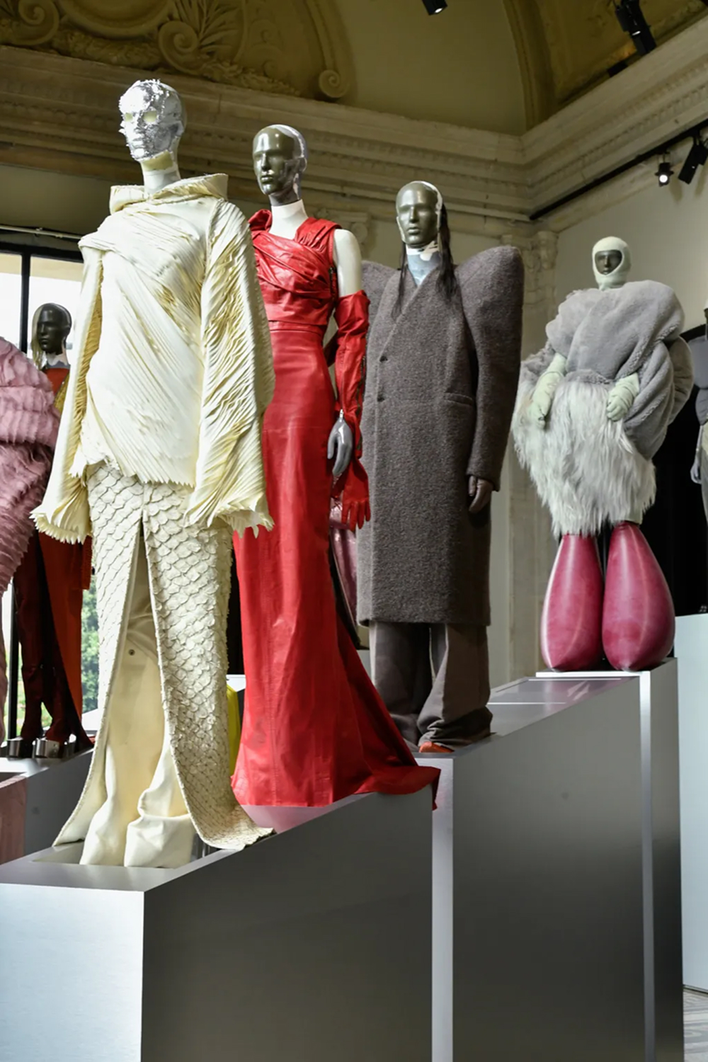 В Париже покажут ретроспективу творчества Рика Оуэнса (фото 3)