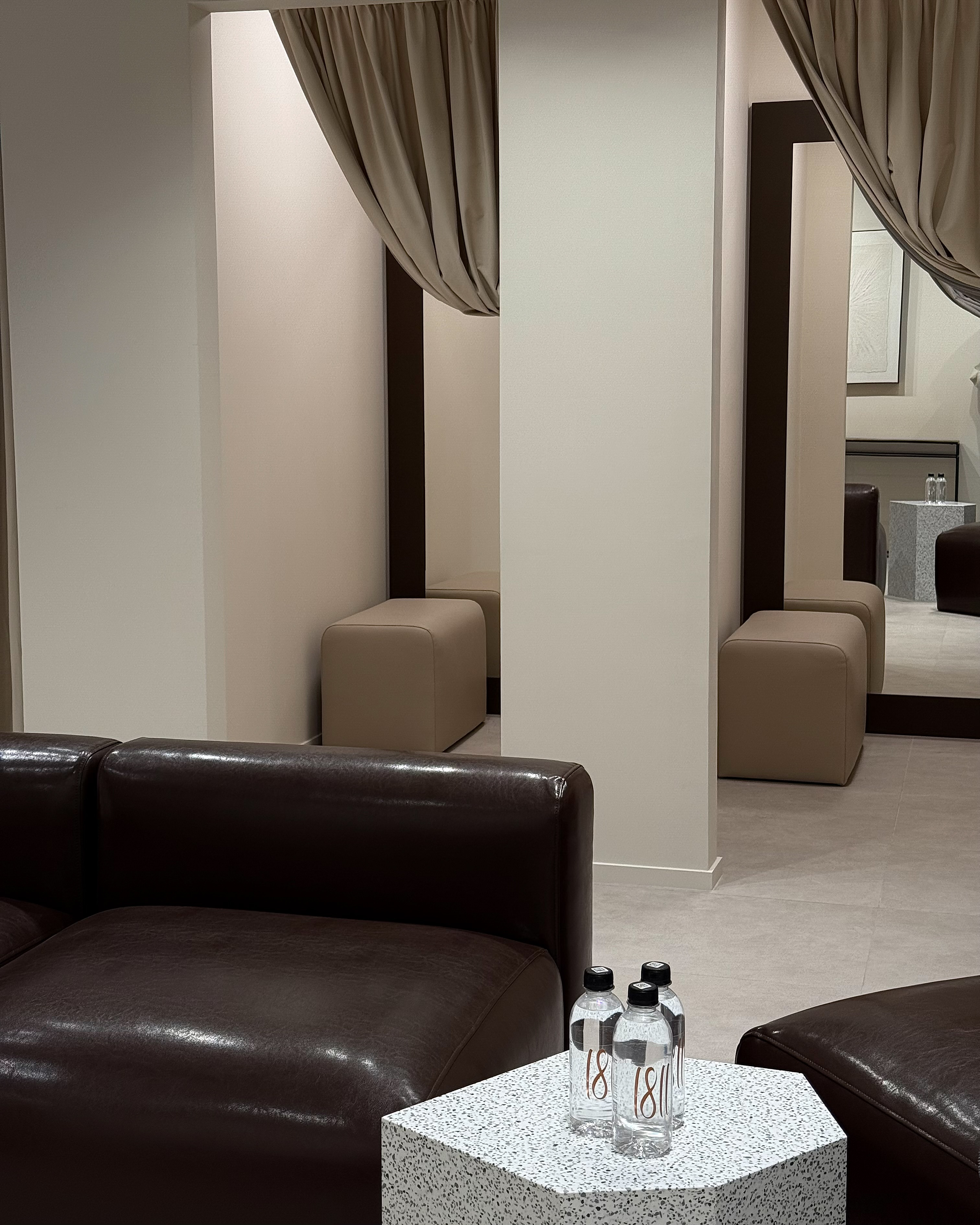 1811 открыл флагманский магазин в Санкт-Петербурге (фото 3)