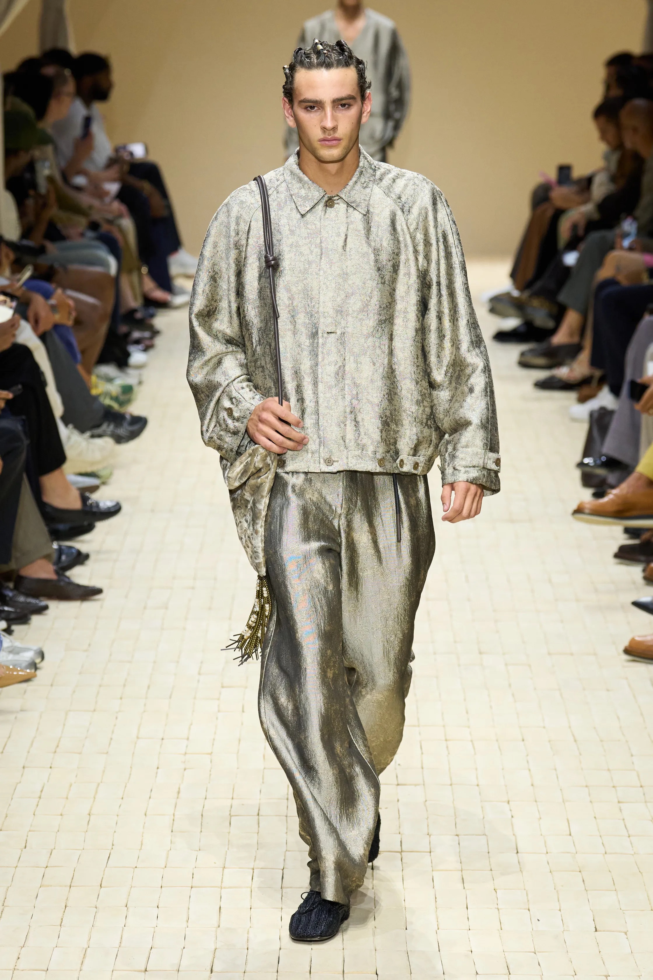 Чему нас научили мужские коллекции сезона весна-лето 2026. Свежие идеи, которые хотим внедрить уже сейчас (фото 13)