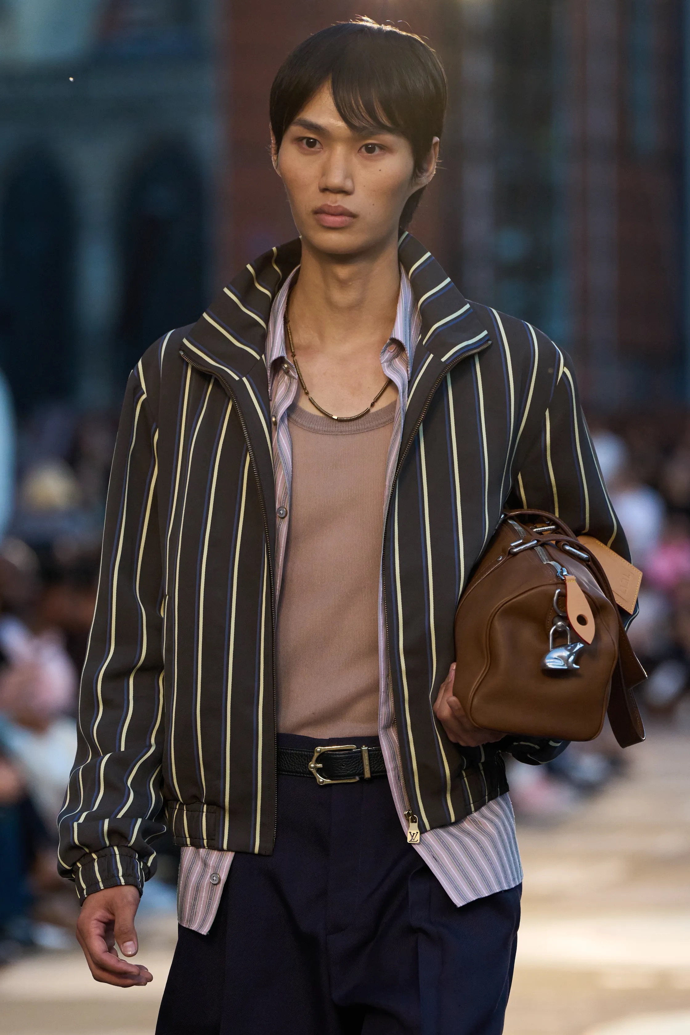 Чему нас научили мужские коллекции сезона весна-лето 2026. Свежие идеи, которые хотим внедрить уже сейчас (фото 27)