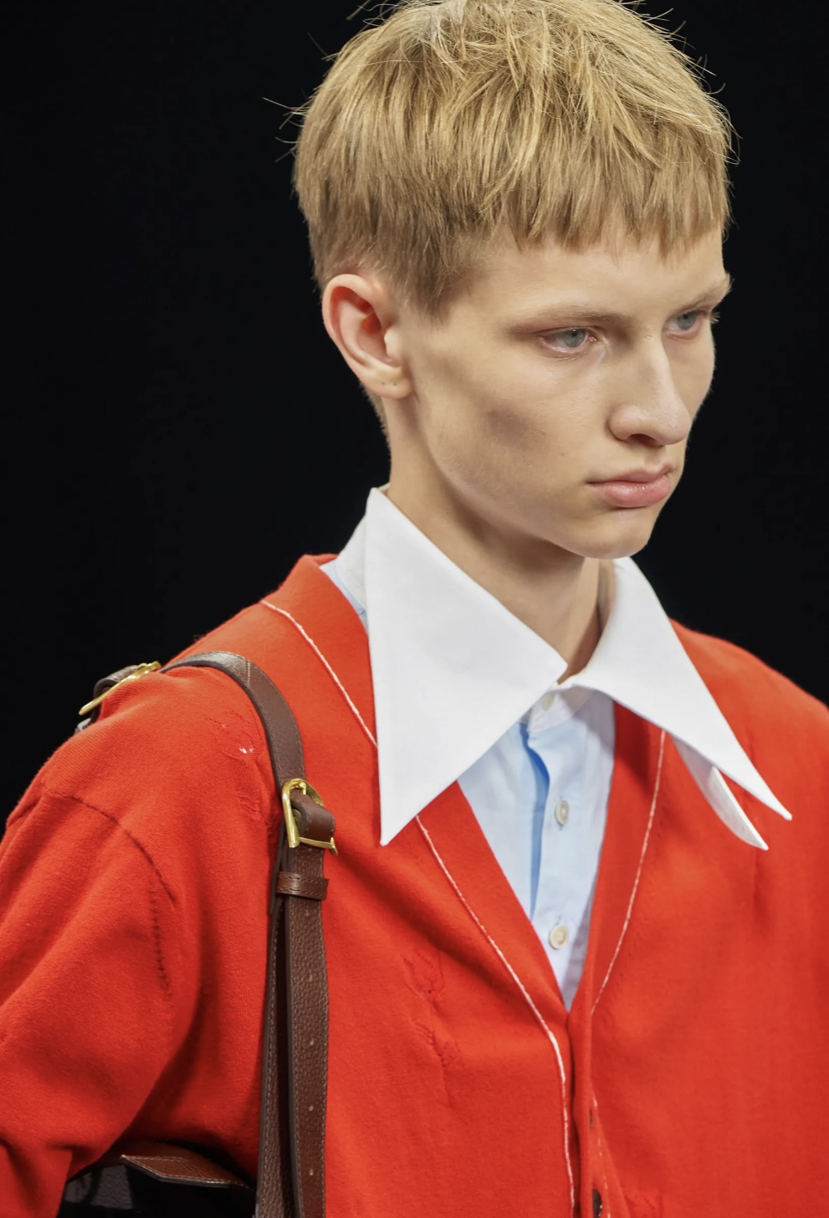 Челка-штрихкод и стрижка Алессандро Микеле: бьюти-тренды мужской Недели моды весна-лето 2026 (фото 3)