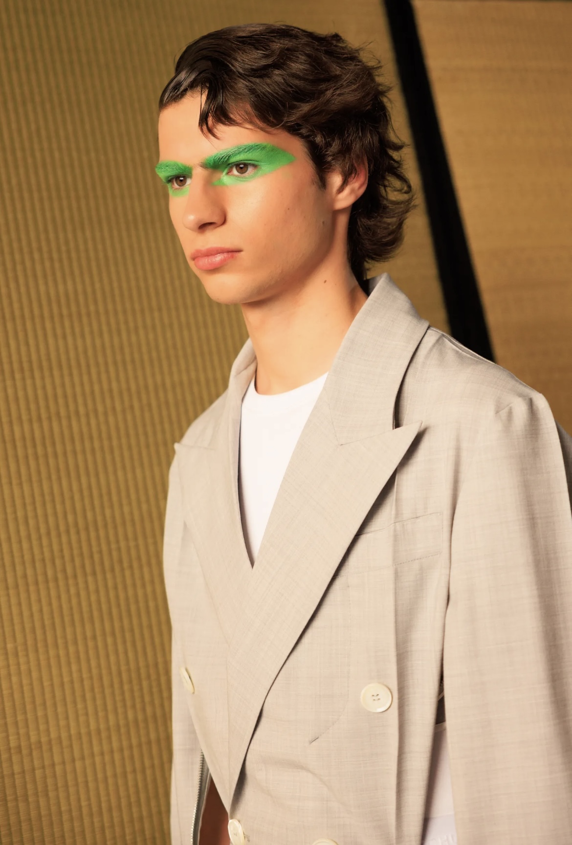 Челка-штрихкод и стрижка Алессандро Микеле: бьюти-тренды мужской Недели моды весна-лето 2026 (фото 13)