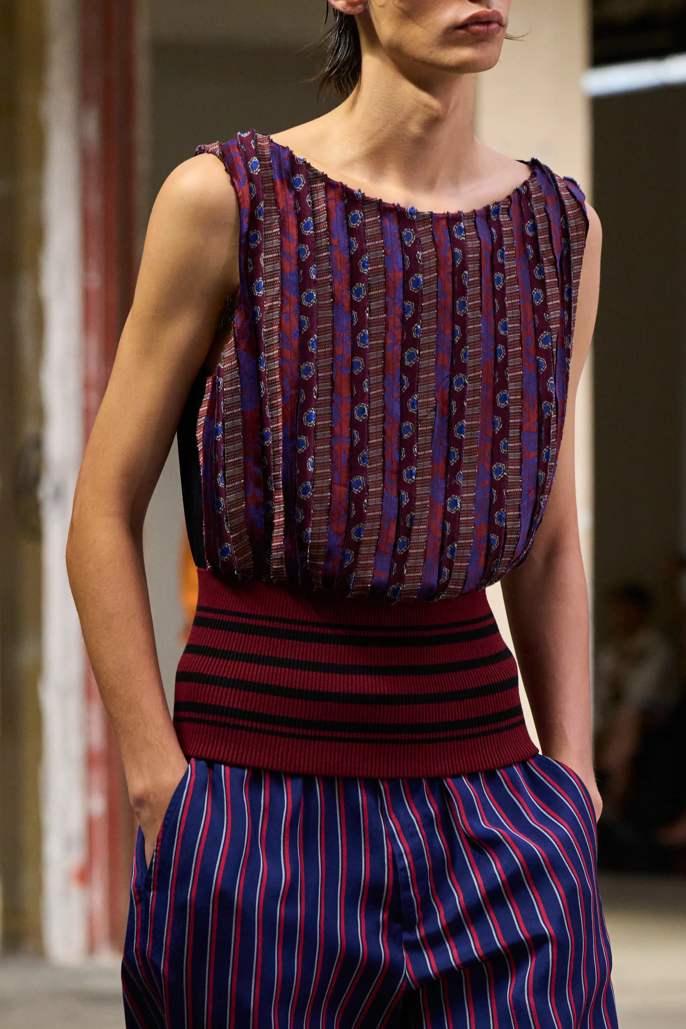 Чему нас научили мужские коллекции сезона весна-лето 2026. Свежие идеи, которые хотим внедрить уже сейчас (фото 58)