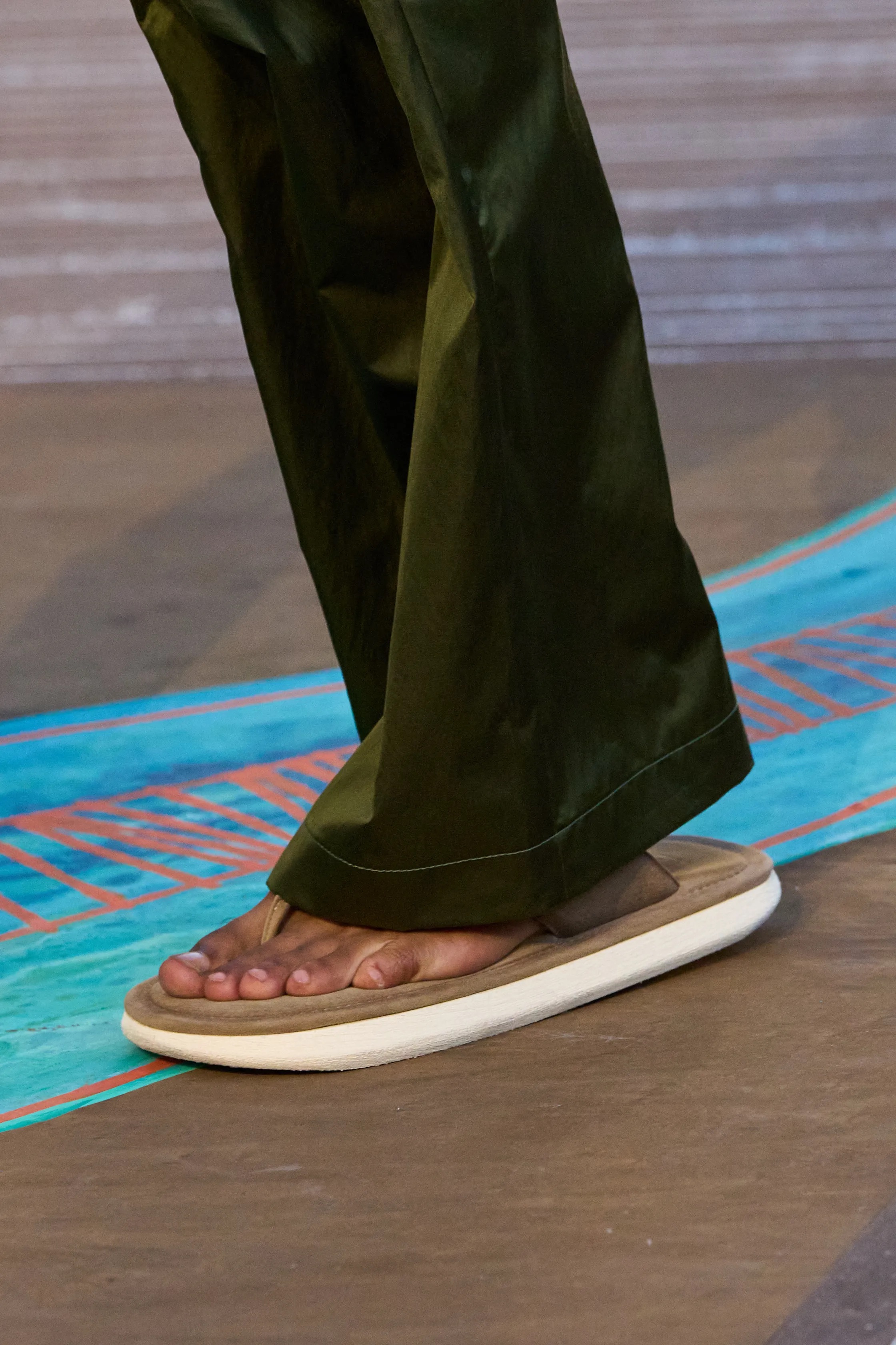 Чему нас научили мужские коллекции сезона весна-лето 2026. Свежие идеи, которые хотим внедрить уже сейчас (фото 61)