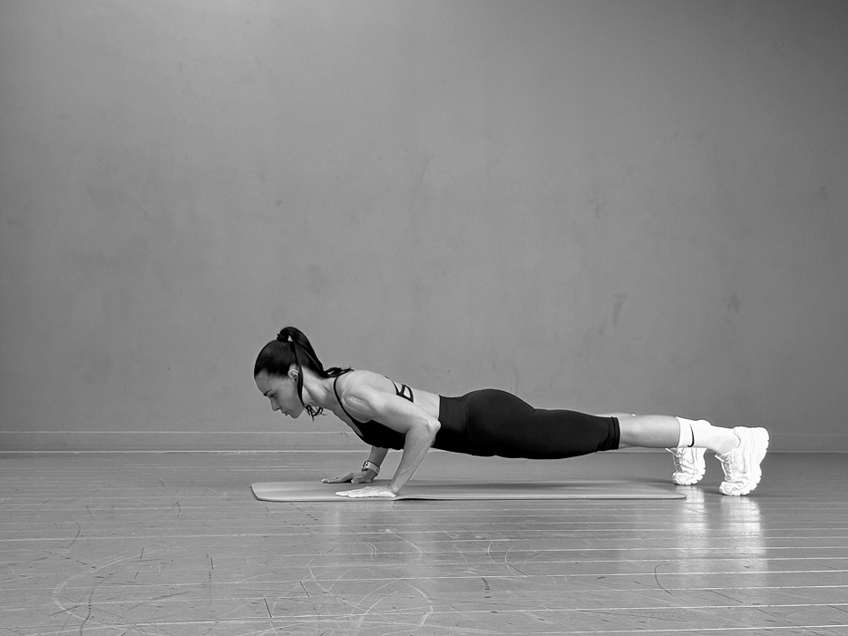 Как сделать зарядку без тренажеров и зала? Показывает тренер (фото 4)