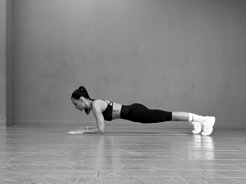 Как сделать зарядку без тренажеров и зала? Показывает тренер (фото 6)