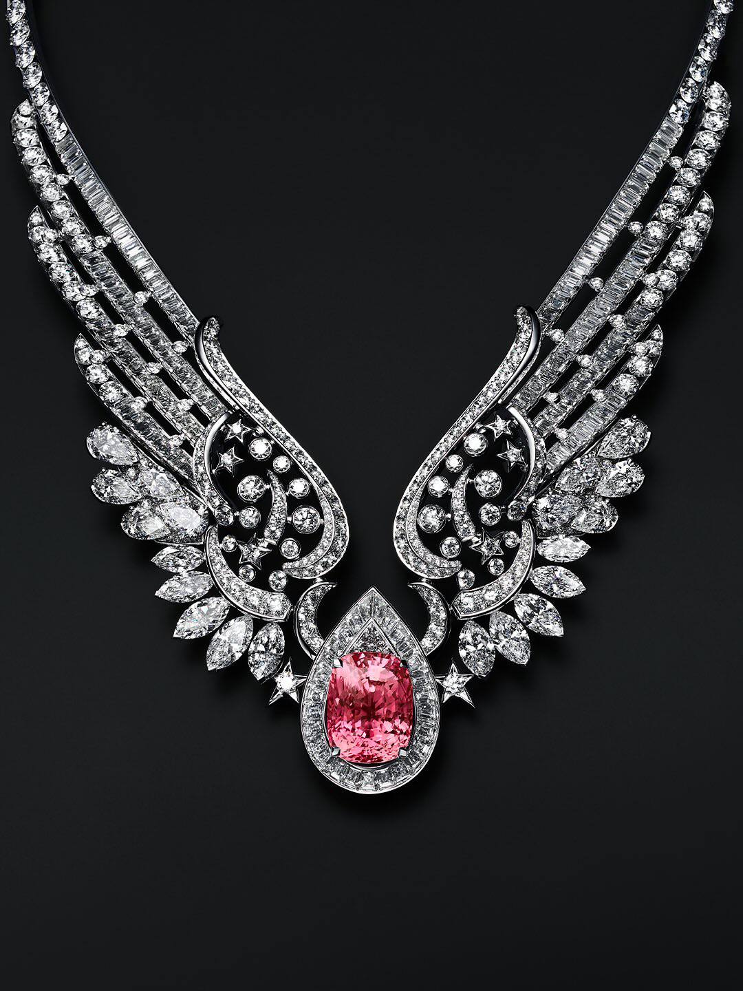 Chanel выпустил новую коллекцию высокого ювелирного искусства (фото 5)