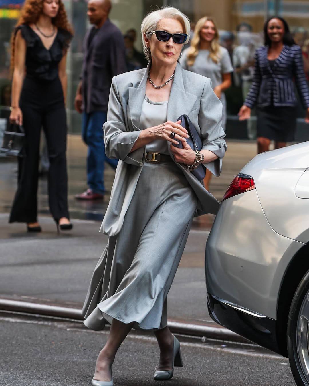 В сети появились новые кадры со съемок «Дьявол носит Prada 2» (фото 8)