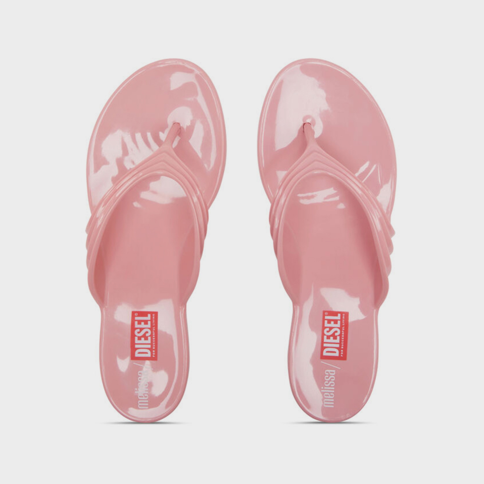 Самая модная обувь лета: 20 пар шлепок, сланцев или вьетнамок (фото 5)