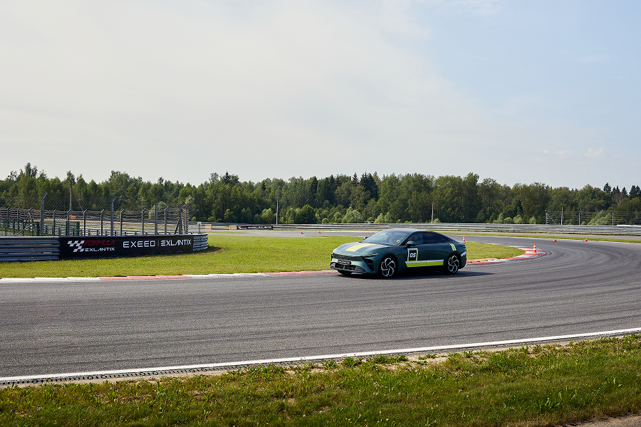 В России состоялся официальный старт продаж Exeed Exlantix ES (фото 16)