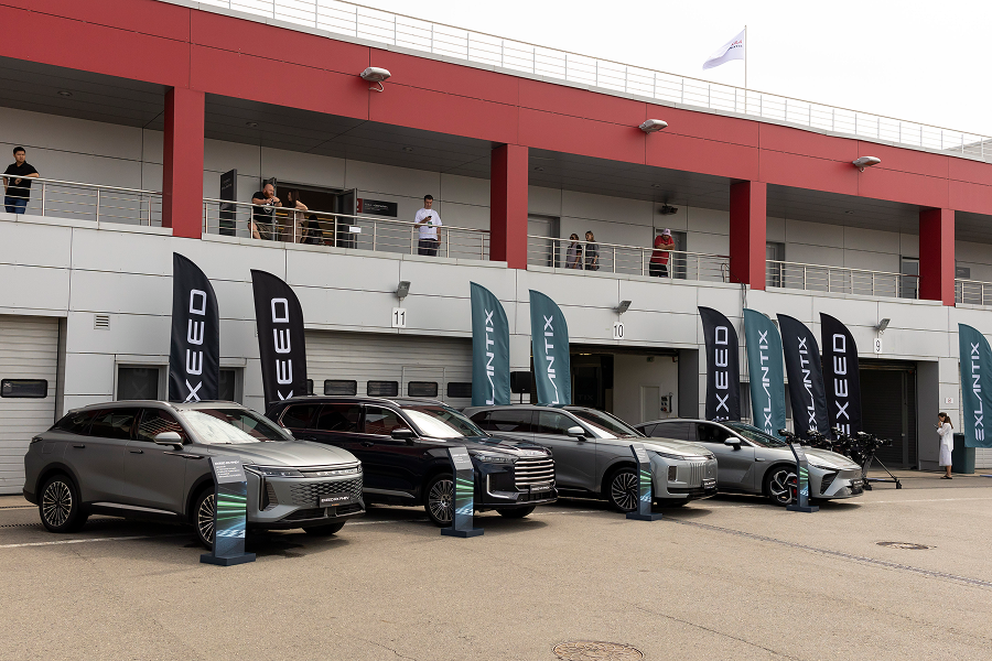 В России состоялся официальный старт продаж Exeed Exlantix ES (фото 12)