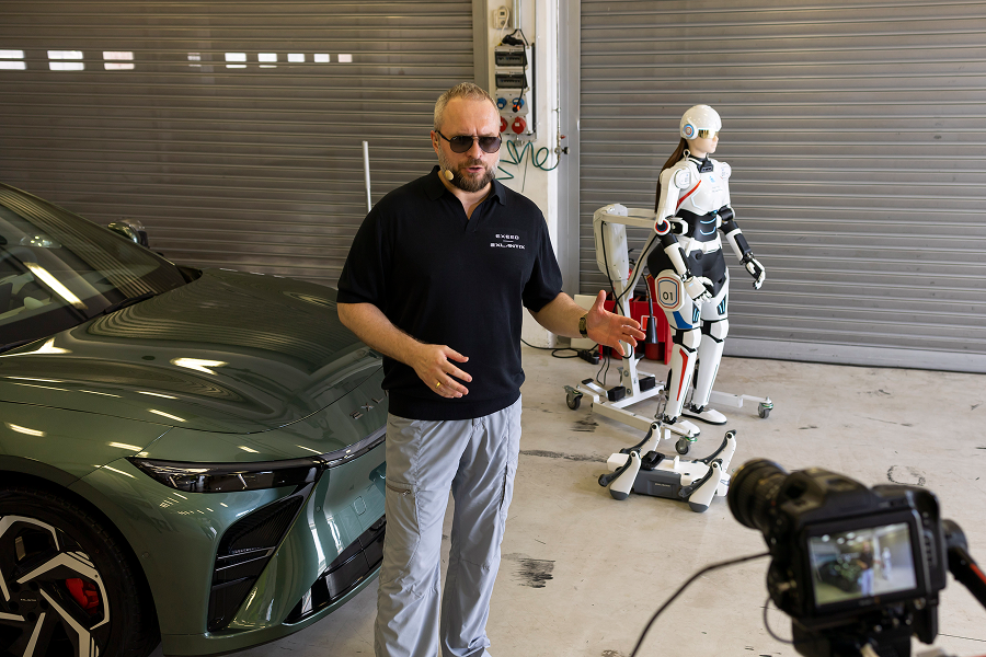 В России состоялся официальный старт продаж Exeed Exlantix ES (фото 11)