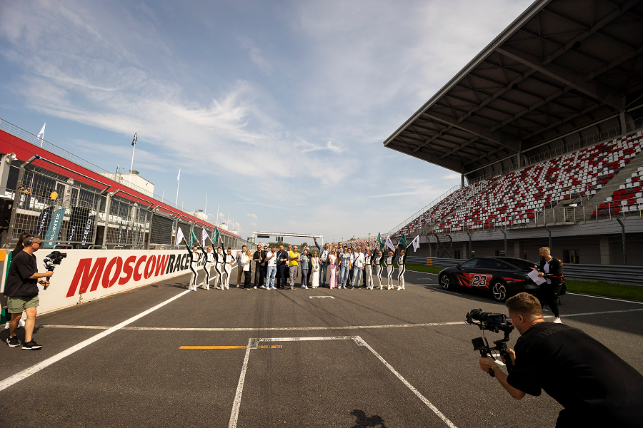 В России состоялся официальный старт продаж Exeed Exlantix ES (фото 14)