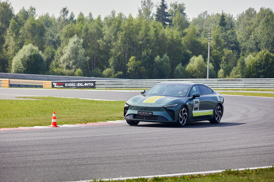 В России состоялся официальный старт продаж Exeed Exlantix ES (фото 15)