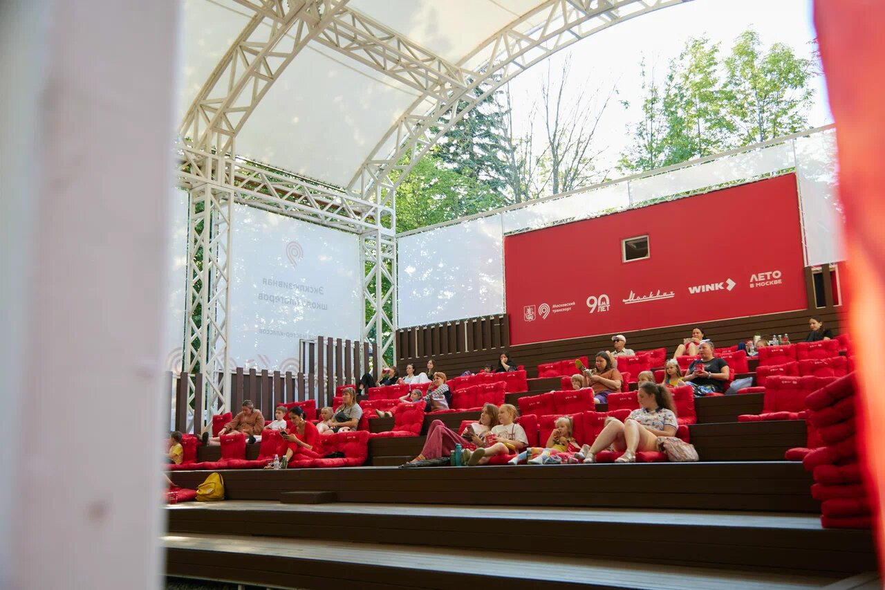 На Северном речном вокзале в Москве открылся летний кинотеатр (фото 1)