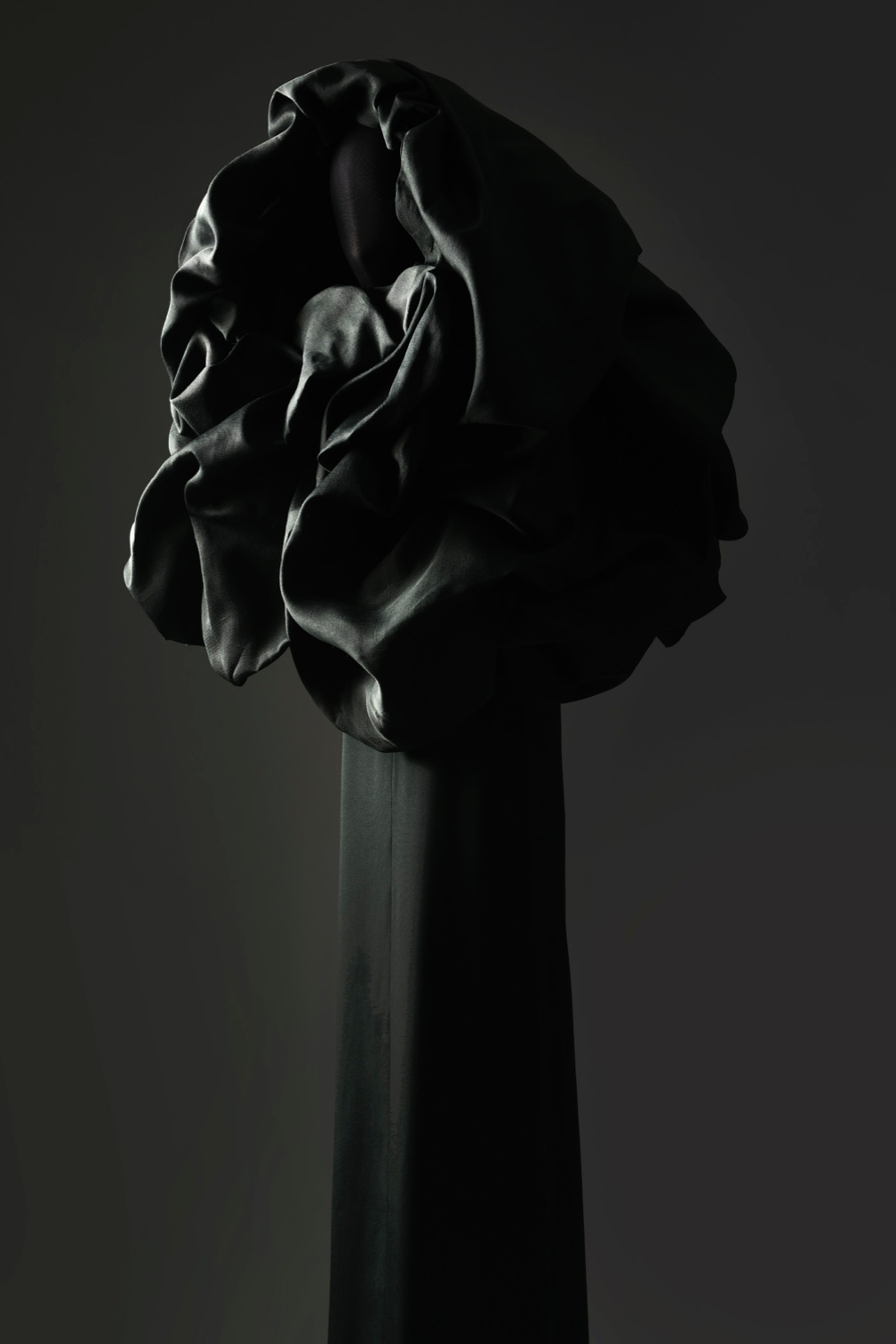 Сюрреализм Мана Рэя и архивы Версаче: какие выставки смотреть за рубежом во второй половине 2025-го (фото 11)