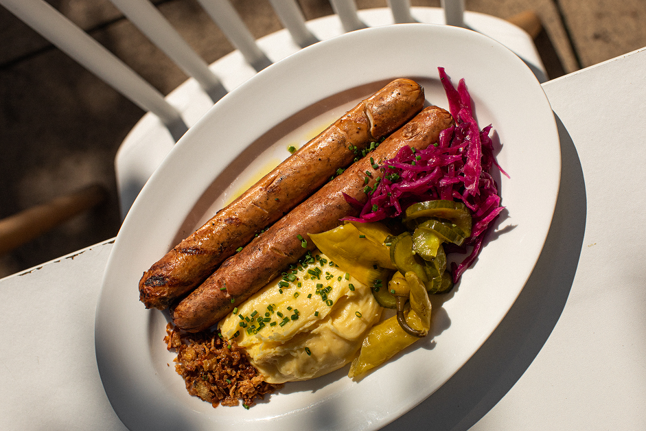 Новости ресторанов: сангрия с ананасом, креветки харумаки и вырезка с баклажаном (фото 5)