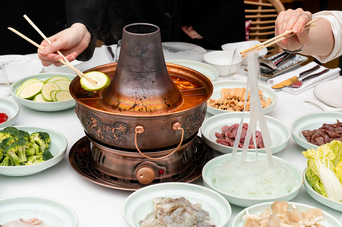 Новости ресторанов: сангрия с ананасом, креветки харумаки и вырезка с баклажаном (фото 7)