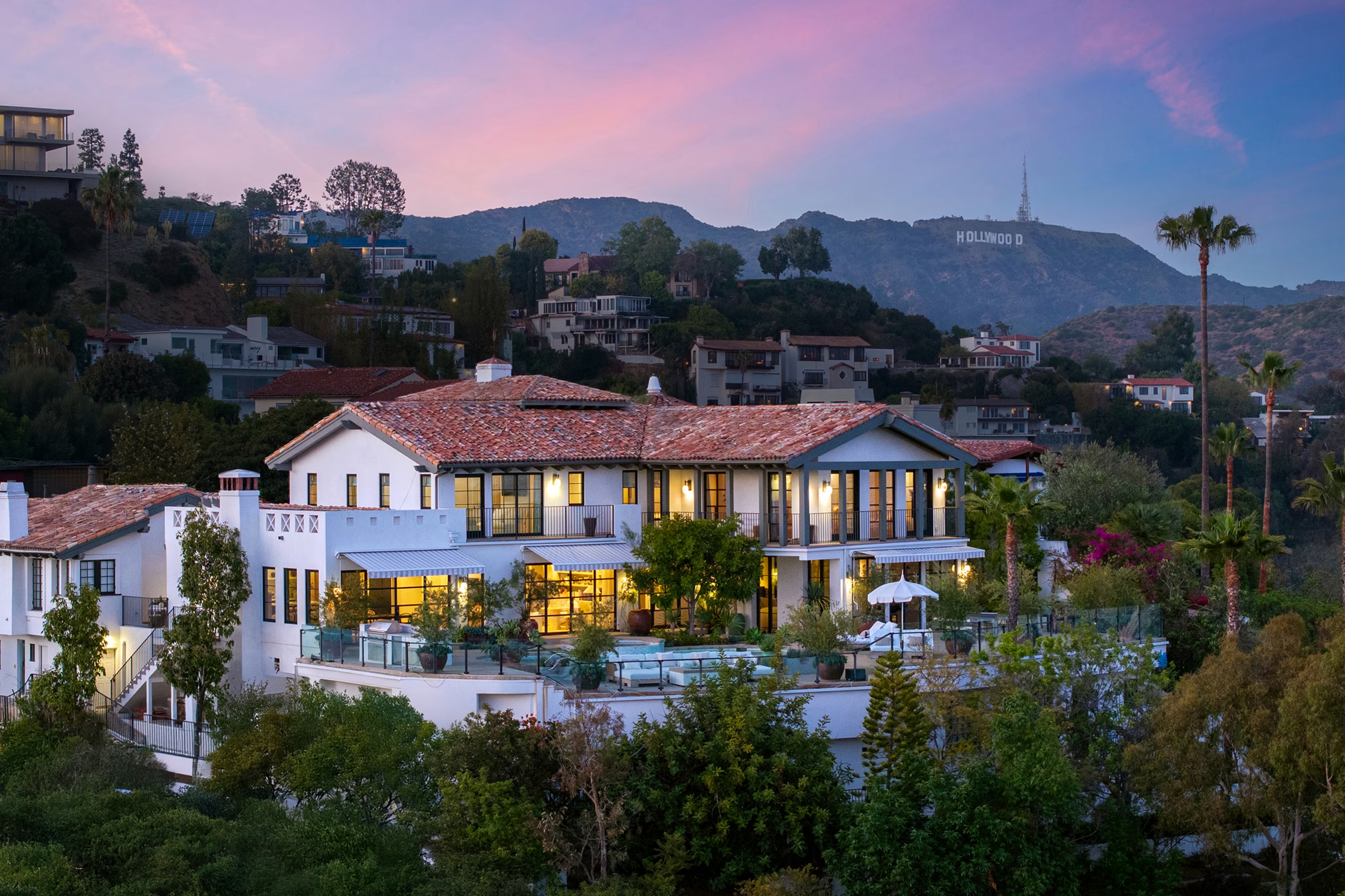 Брэд Питт приобрел новый особняк в Лос-Анджелесе (фото 1)