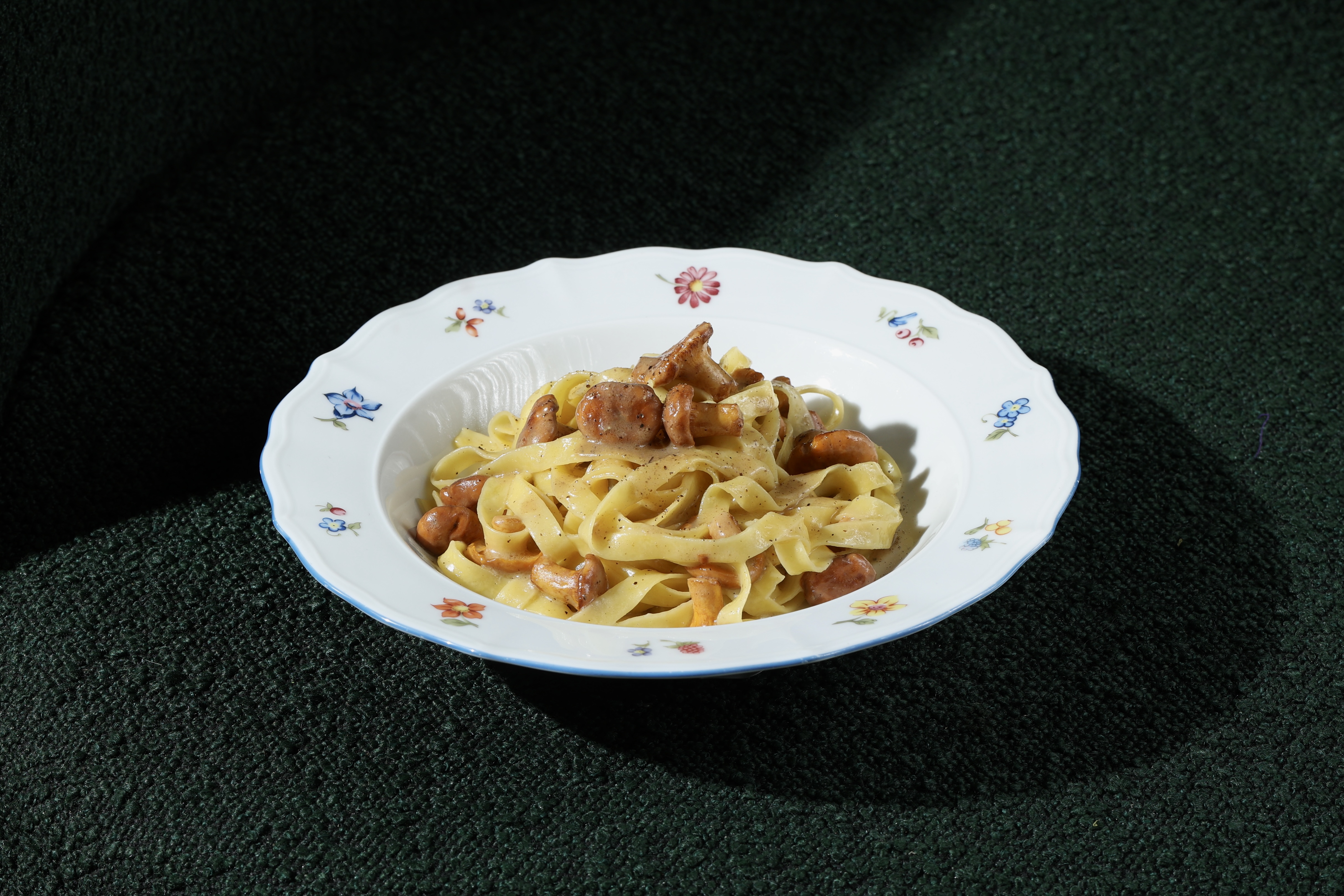 Новости ресторанов: сангрия с ананасом, креветки харумаки и вырезка с баклажаном (фото 9)