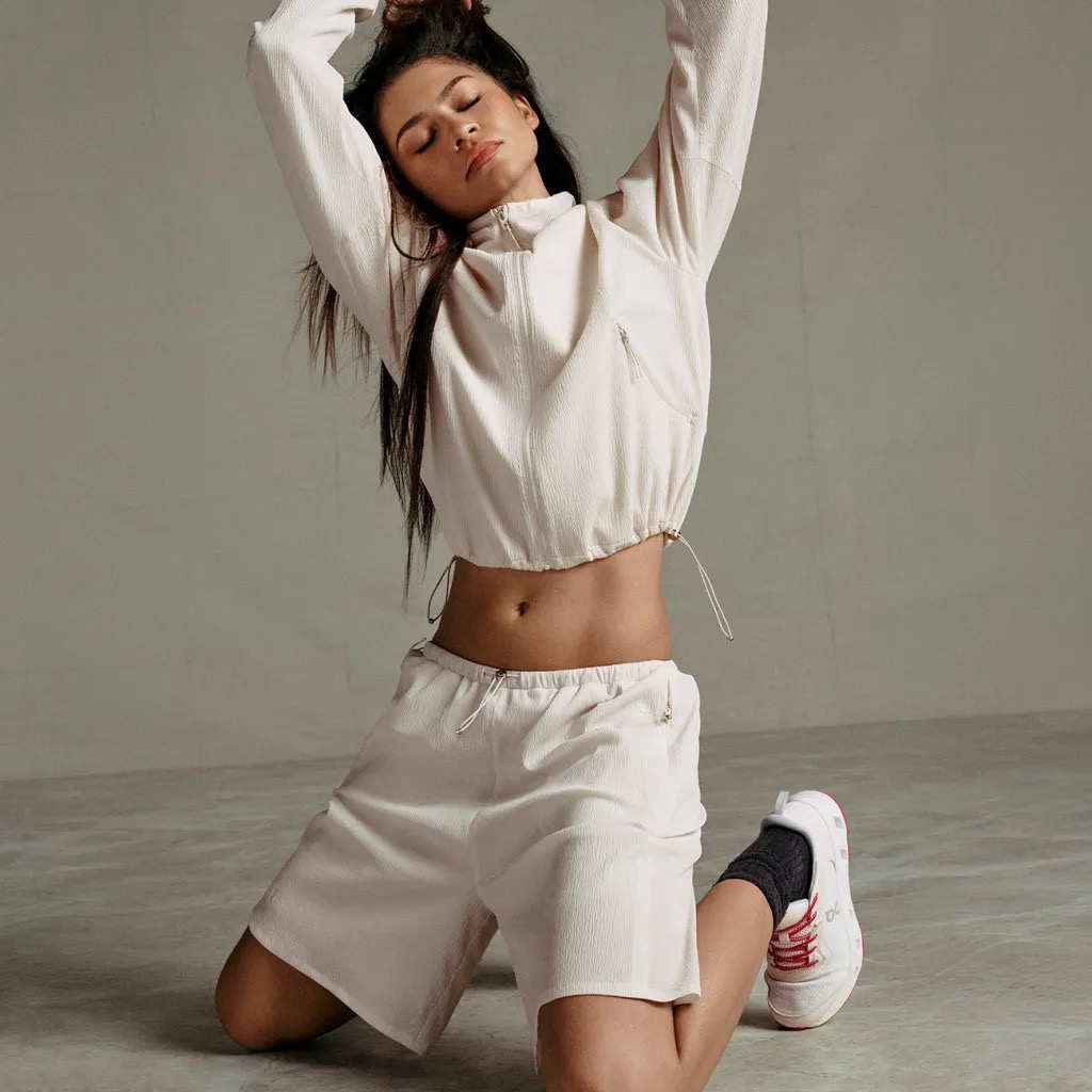 Зендея впервые представила собственную модель обуви (фото 7)