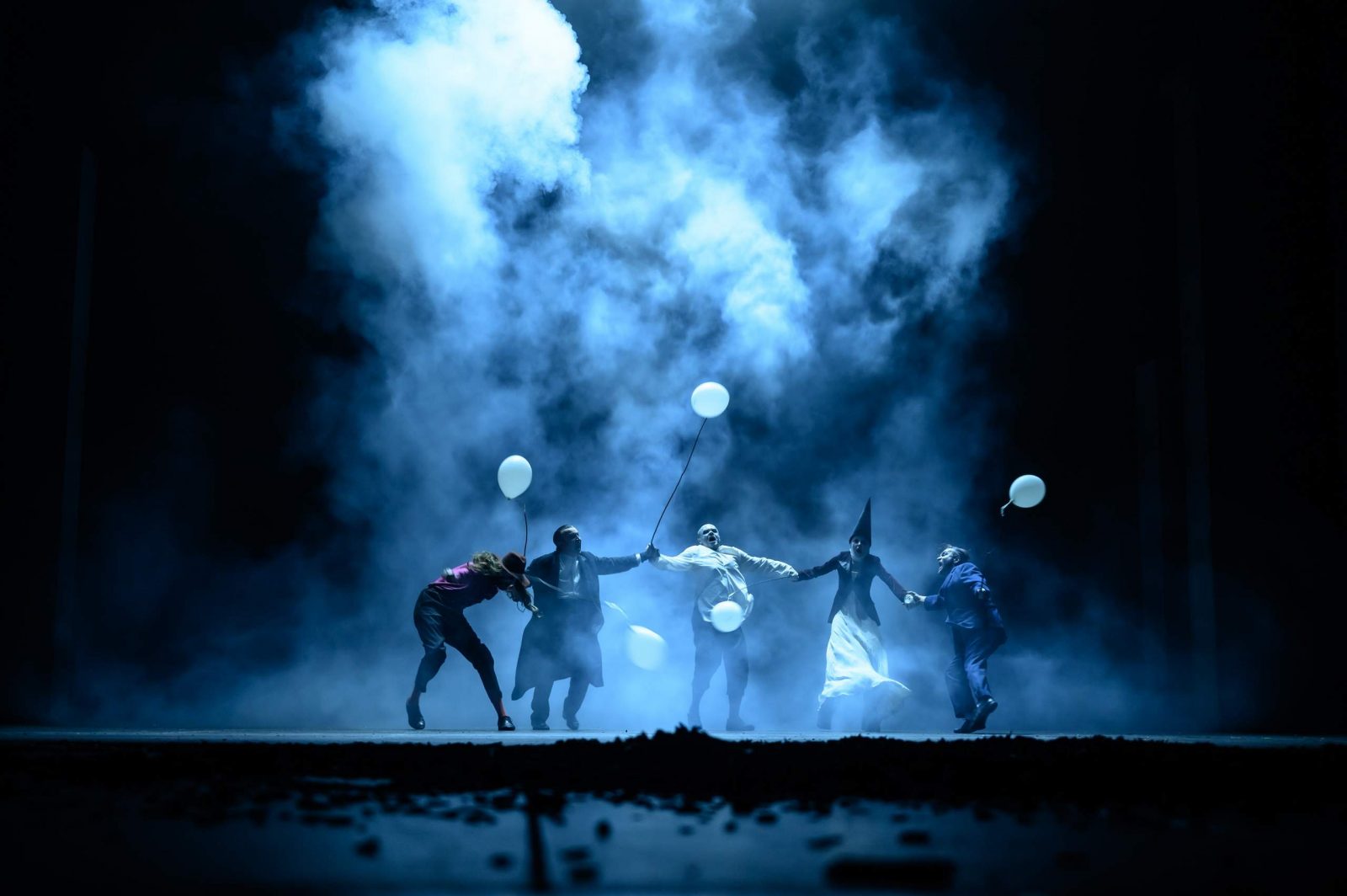 Умер Юрий Бутусов — 5 спектаклей режиссера, которые еще можно увидеть в Москве (фото 4)