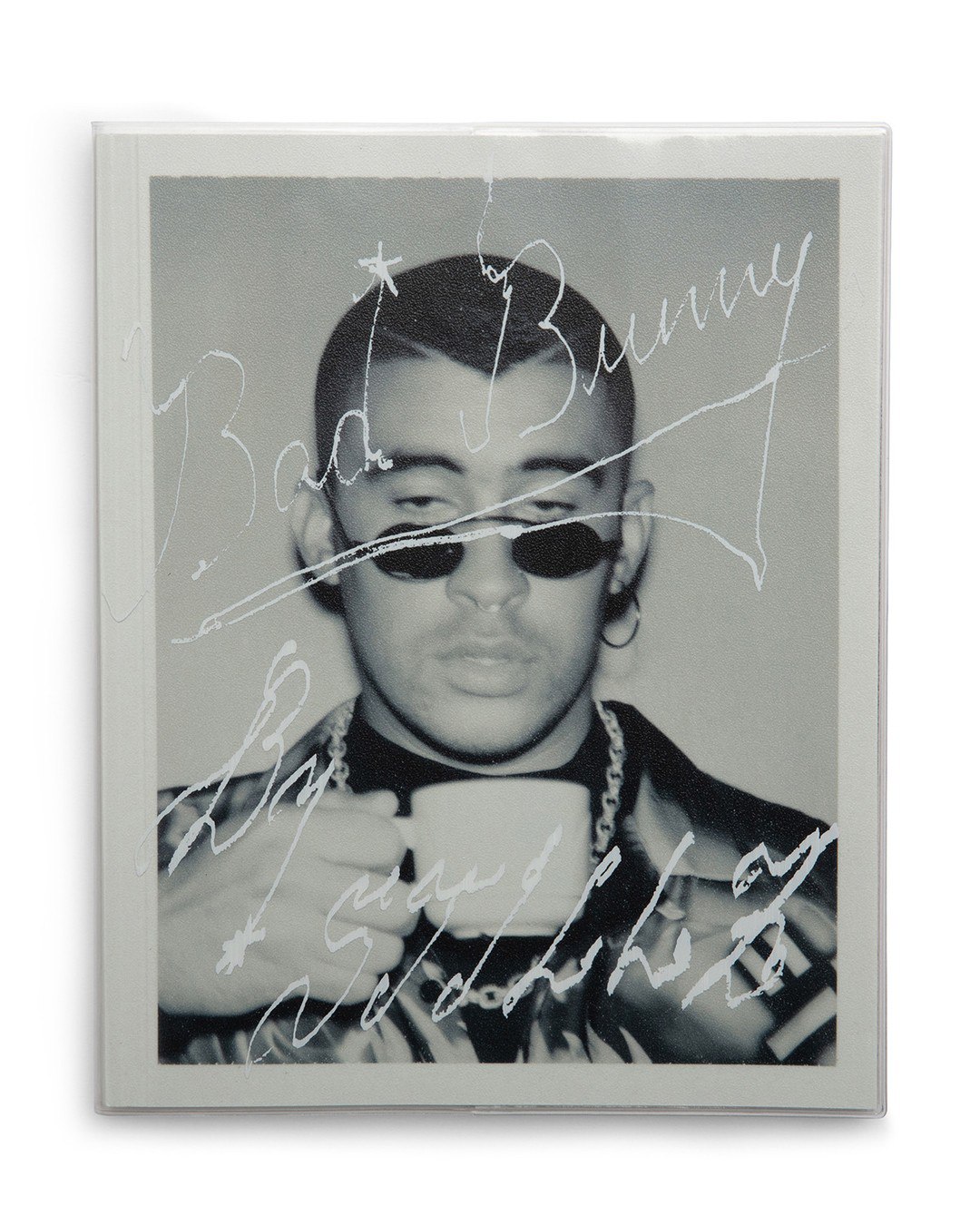 Вышла фотокнига о карьере рэпера Bad Bunny (фото 2)