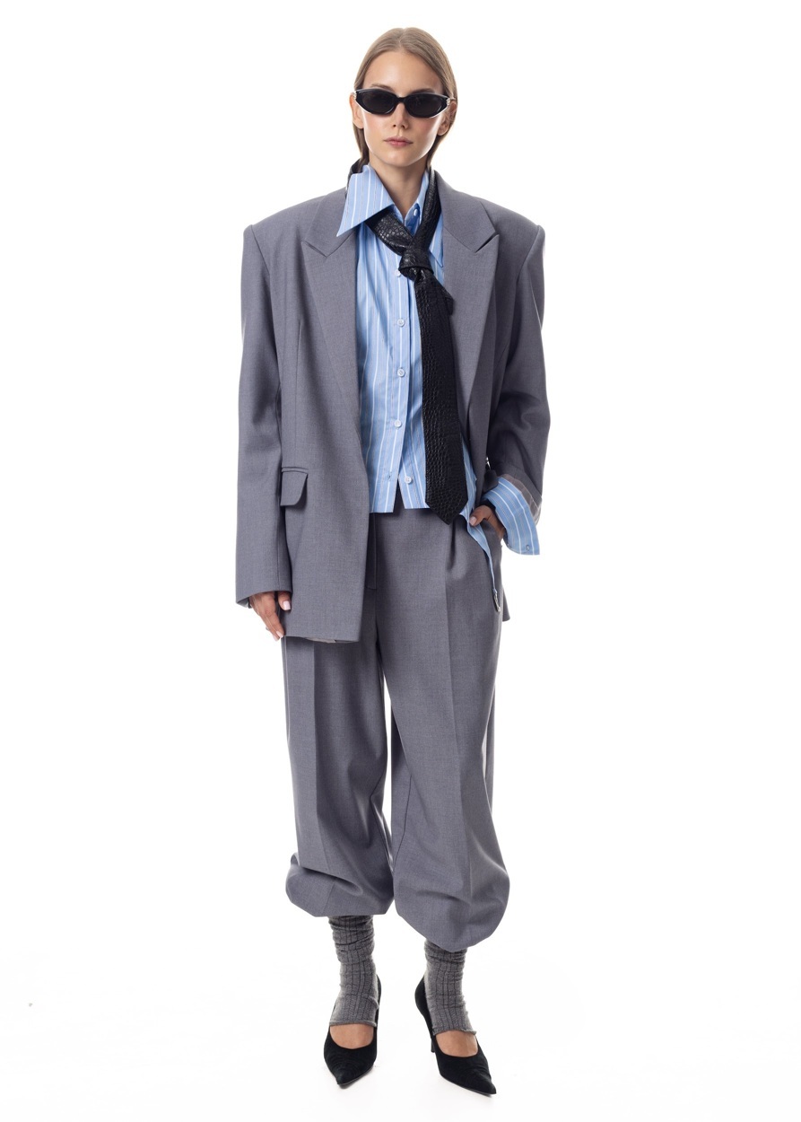 Широко мыслим: 24 жакета с акцентными плечами (фото 18)