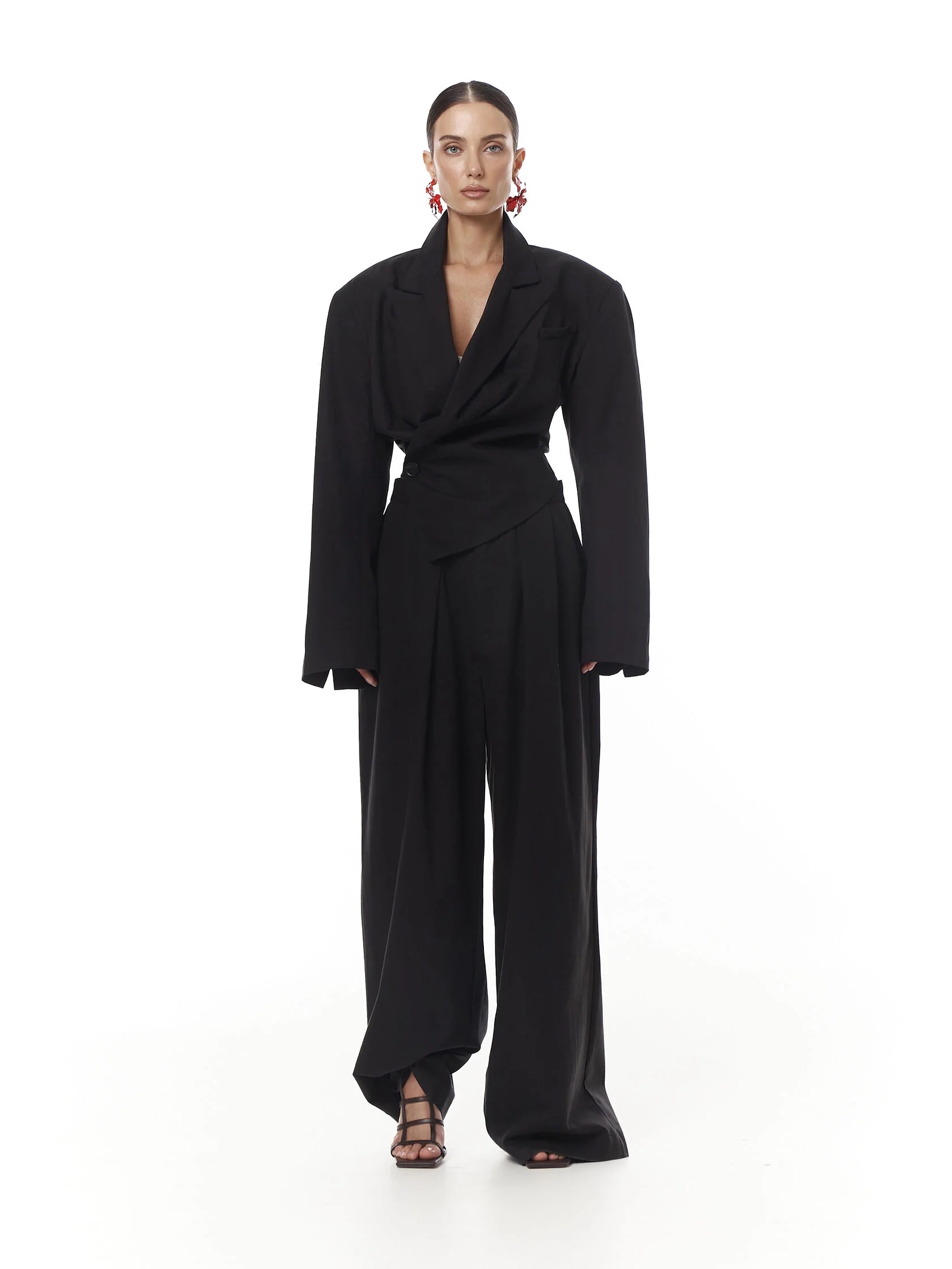 Широко мыслим: 24 жакета с акцентными плечами (фото 9)