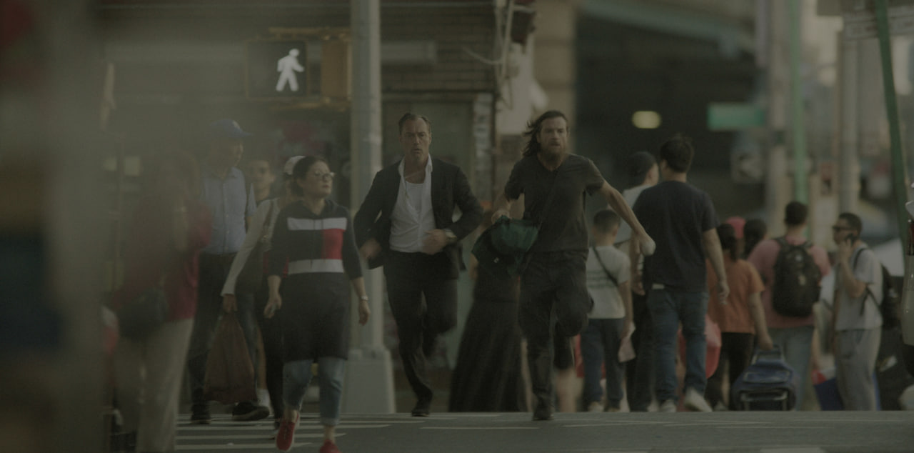 Netflix показал трейлер «Черного кролика» с Джудом Лоу и Джейсоном Бейтманом (фото 4)