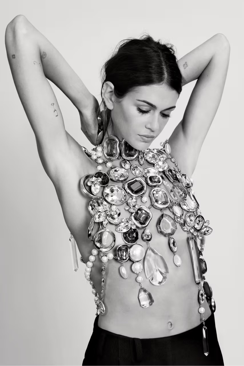 В сети появилась первая кампания коллекции Сары Бёртон для Givenchy (фото 6)