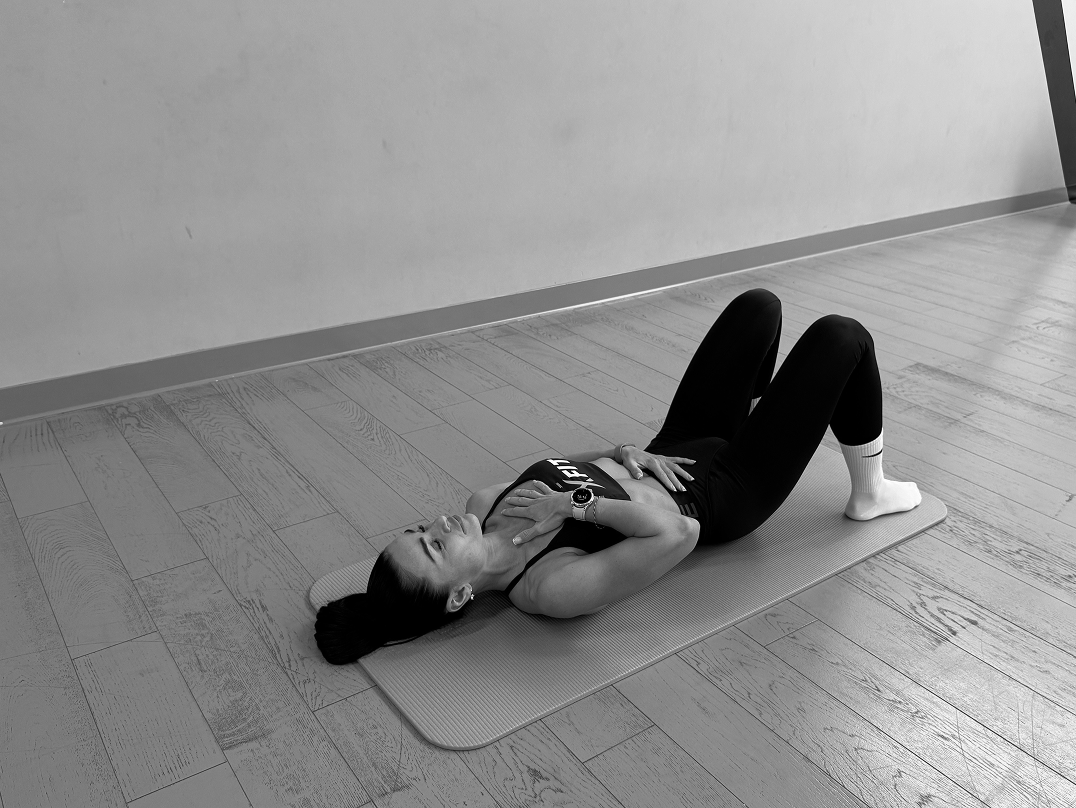 Какие упражнения помогут побороть тревожность? Показывает тренер (фото 2)