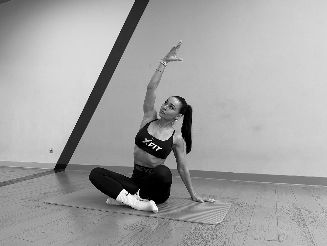 Какие упражнения помогут побороть тревожность? Показывает тренер (фото 5)