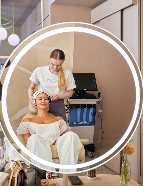 Патчи BLÓM и уходовая линия Vivienne Sabó: что нового в коллекциях бьюти-брендов (фото 9)