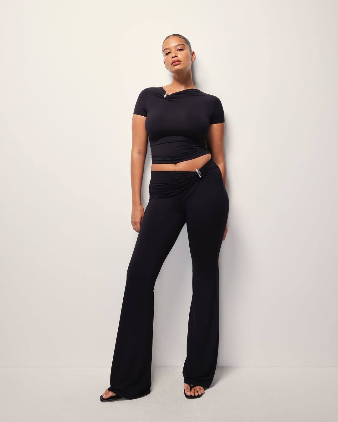 Кайли Дженнер выпустила новую коллекцию одежды (фото 6)