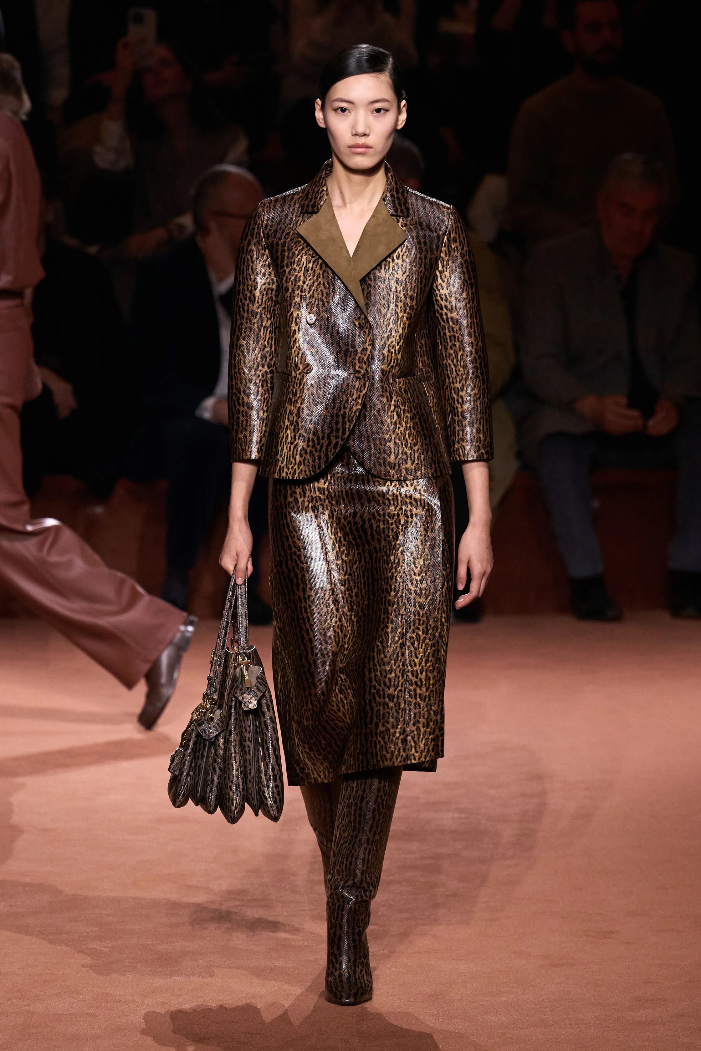 Анималистичный, клетка и полоски: самые модные принты осень-зима 2025 (фото 2)