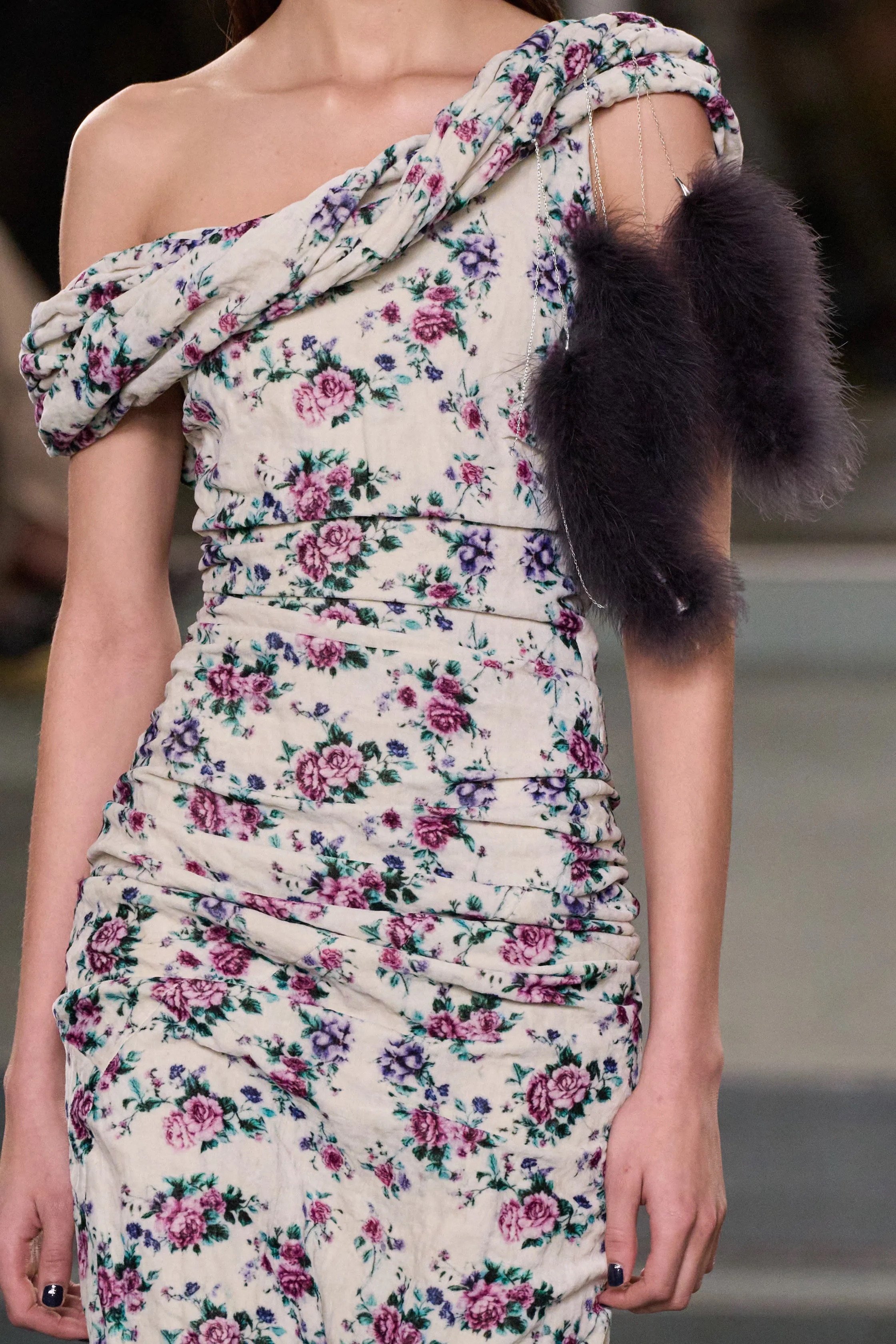 Анималистичный, клетка и полоски: самые модные принты осень-зима 2025 (фото 23)