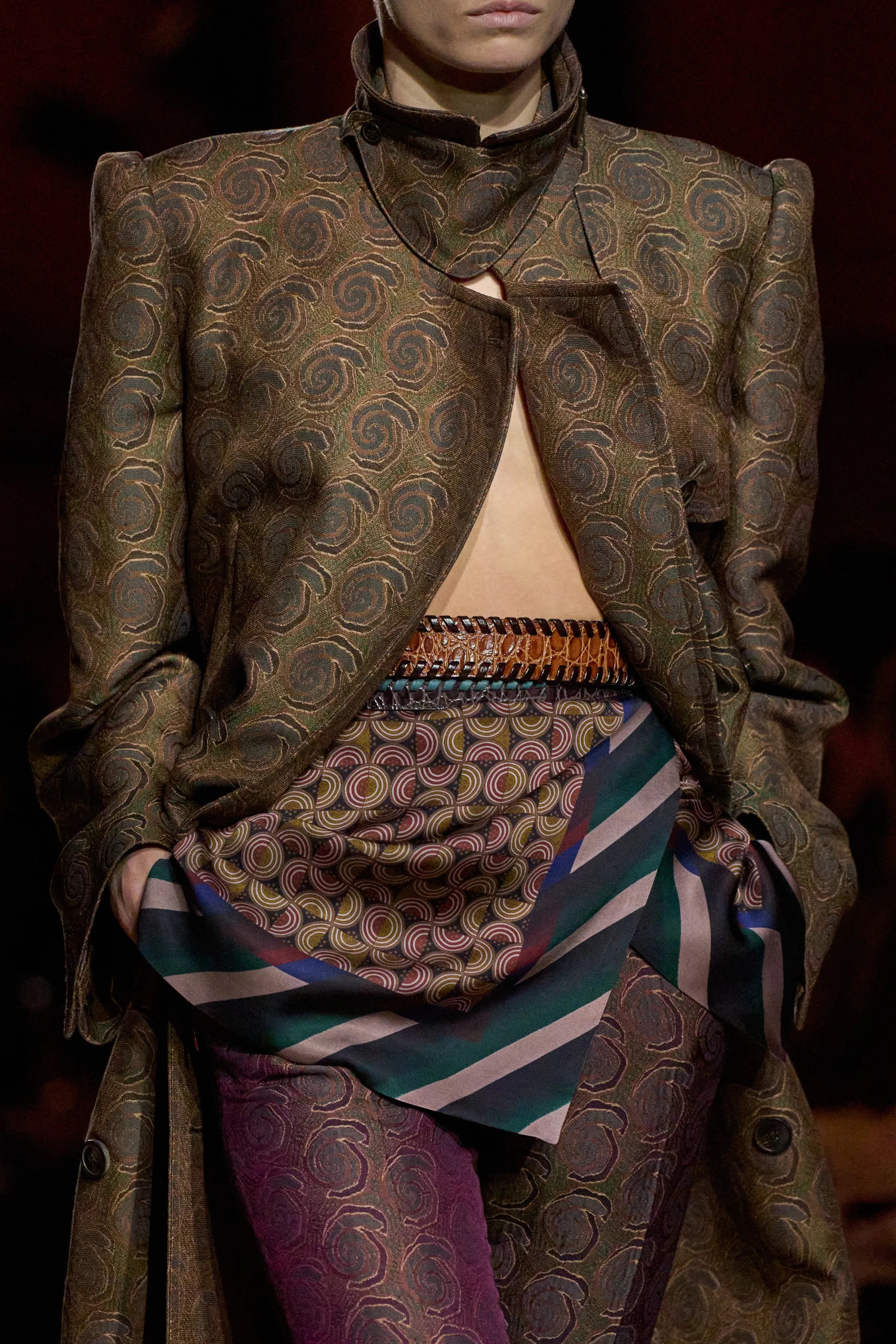 Анималистичный, клетка и полоски: самые модные принты осень-зима 2025 (фото 27)