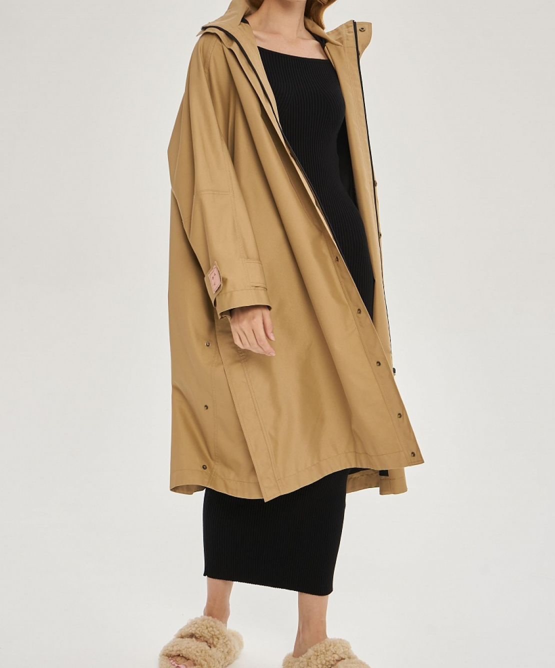 Необычные пальто и ветровки в духе Prada: верхняя одежда на осень от локальных брендов (фото 5)