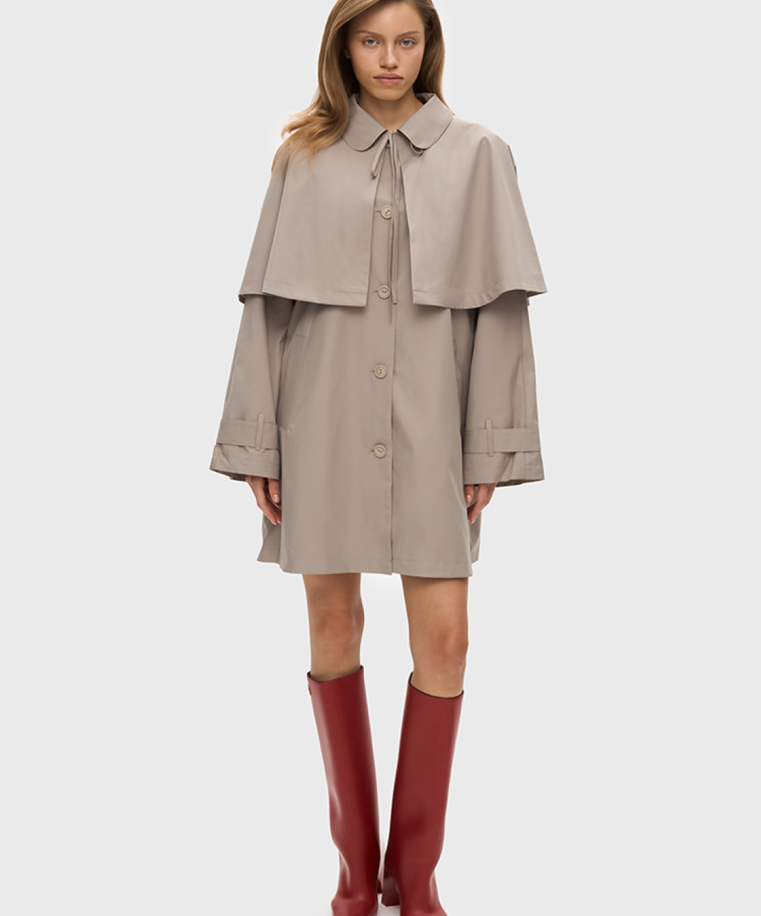 Необычные пальто и ветровки в духе Prada: верхняя одежда на осень от локальных брендов (фото 7)