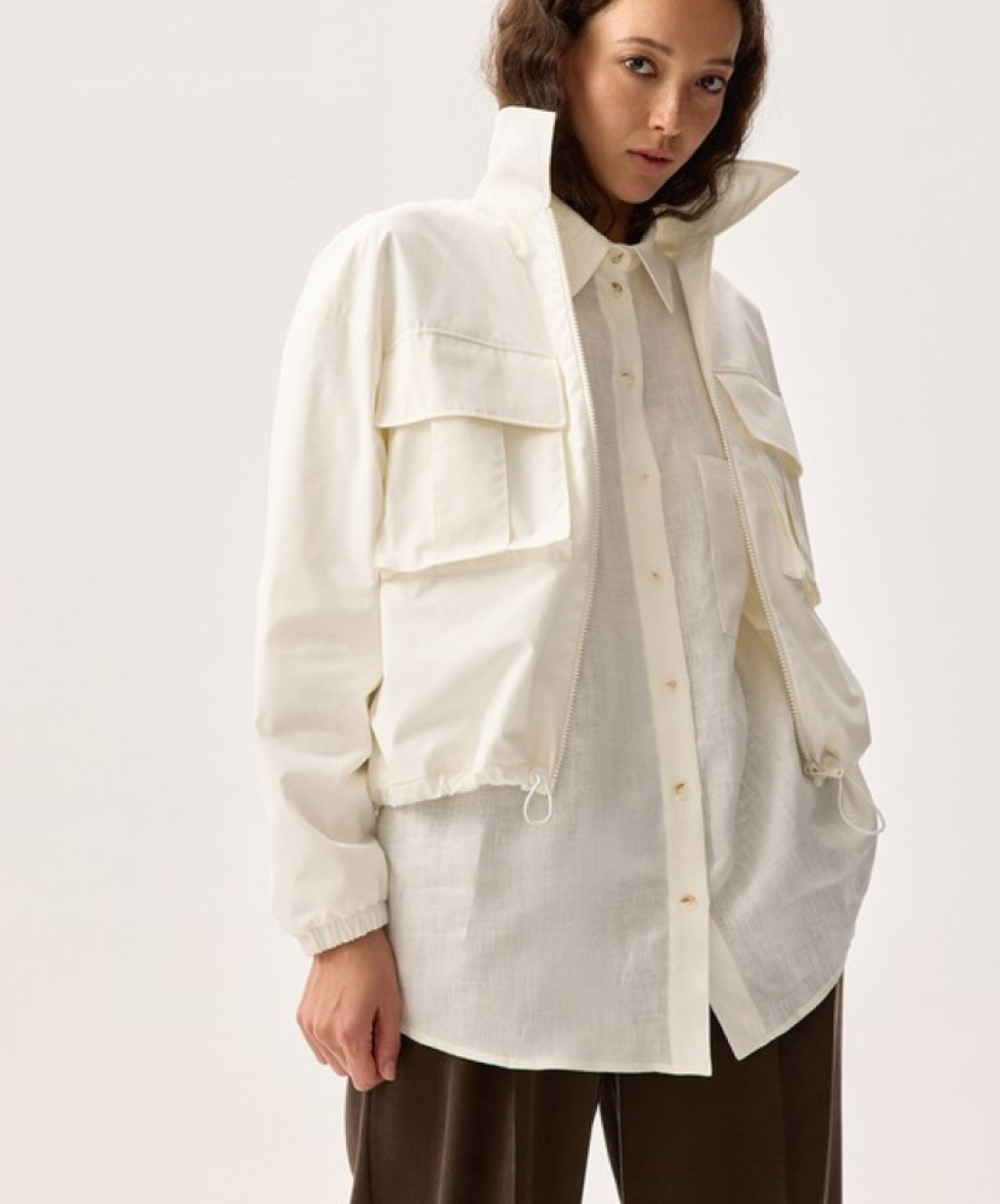 Необычные пальто и ветровки в духе Prada: верхняя одежда на осень от локальных брендов (фото 13)