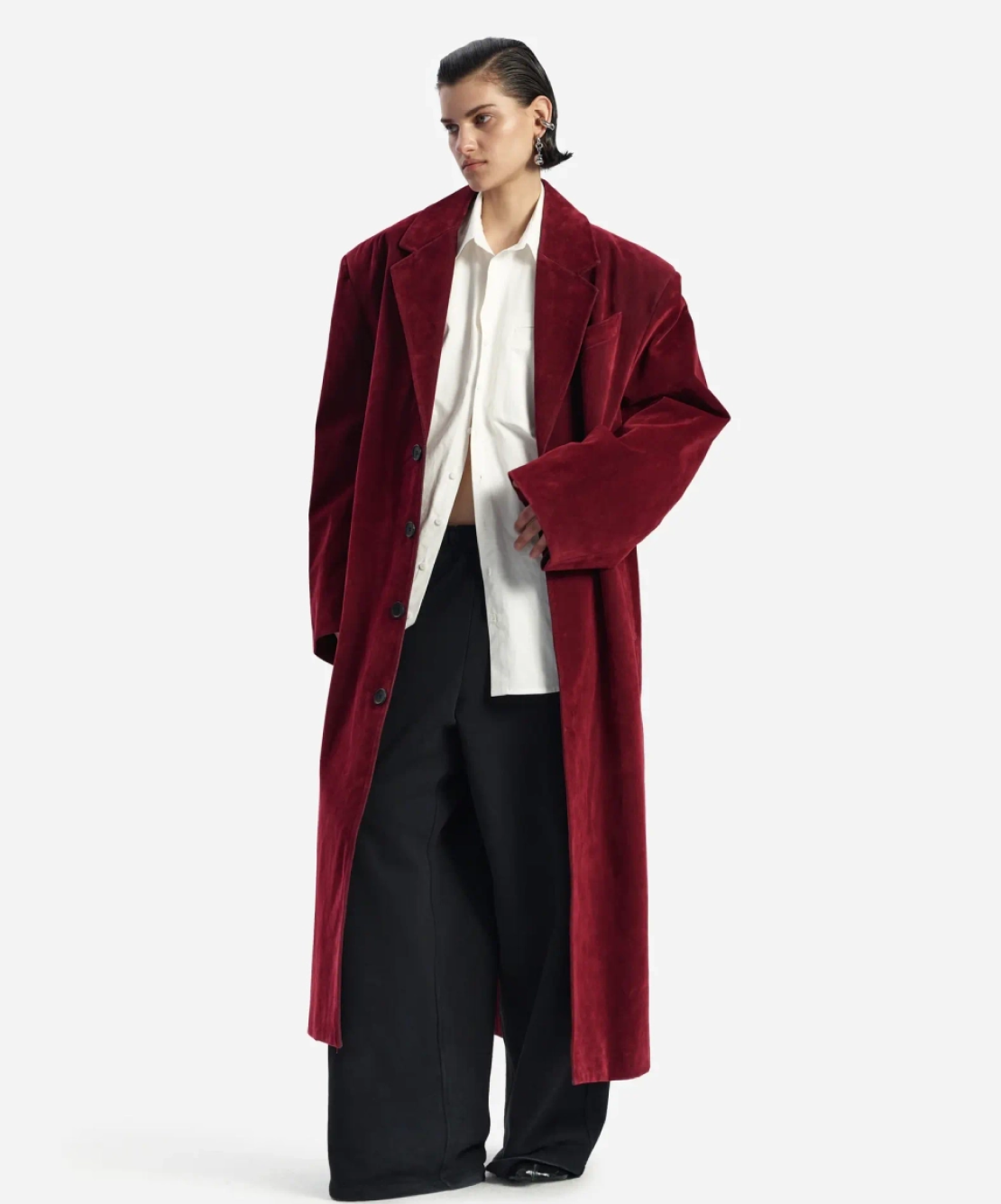 Необычные пальто и ветровки в духе Prada: верхняя одежда на осень от локальных брендов (фото 19)