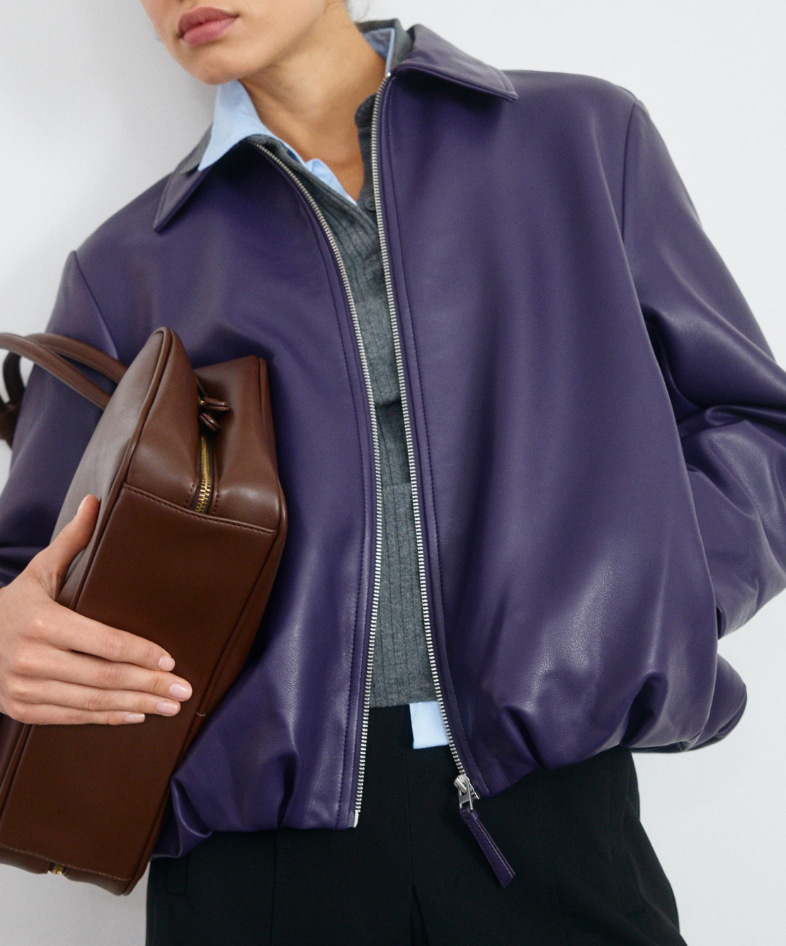 Необычные пальто и ветровки в духе Prada: верхняя одежда на осень от локальных брендов (фото 28)