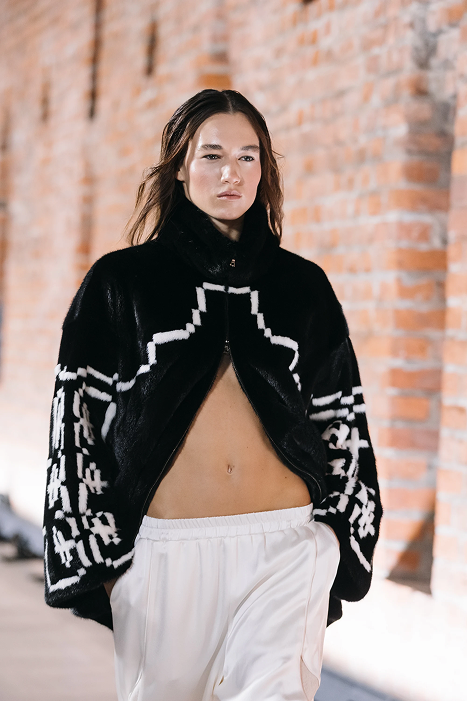 Советская эстетика и гламурные нулевые: чем запомнилась Неделя моды в Москве (фото 3)