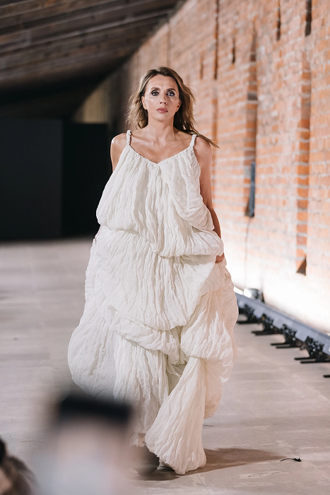 Советская эстетика и гламурные нулевые: чем запомнилась Неделя моды в Москве (фото 5)