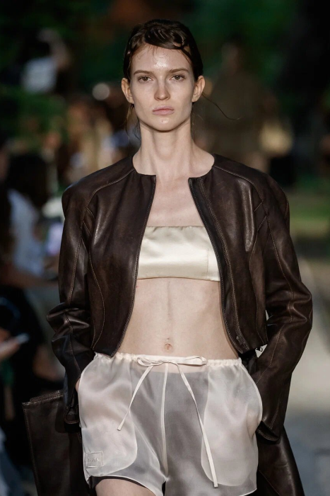 Советская эстетика и гламурные нулевые: чем запомнилась Неделя моды в Москве (фото 6)