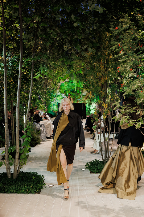 Советская эстетика и гламурные нулевые: чем запомнилась Неделя моды в Москве (фото 11)