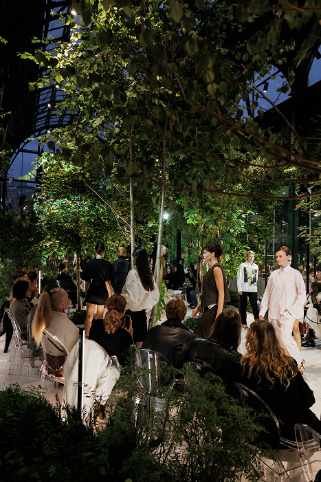 Советская эстетика и гламурные нулевые: чем запомнилась Неделя моды в Москве (фото 15)