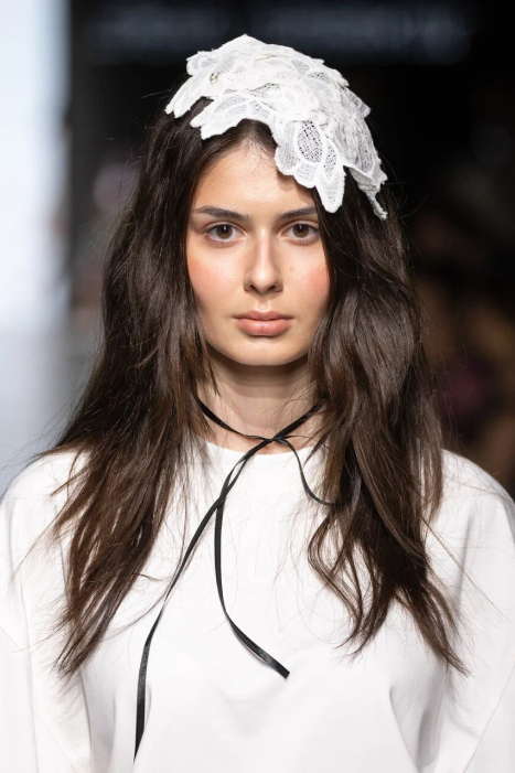 Советская эстетика и гламурные нулевые: чем запомнилась Неделя моды в Москве (фото 22)